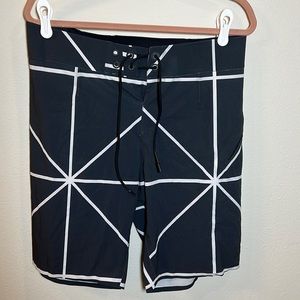 Lululemon Current State Board Shorts Swim Trunks 34 Black and White